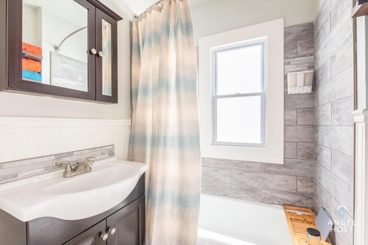 Newly Remodeled Apt, South Hills Old Brooklyn Area Cleveland Kültér fotó